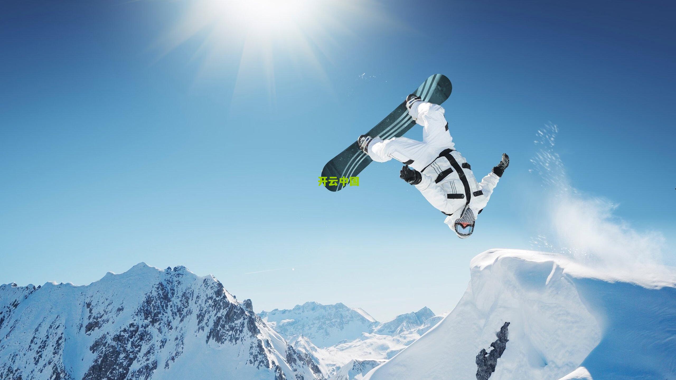 2000年欧洲杯回顾，孔蒂倒钩破门，意大利首战演绎永恒经典