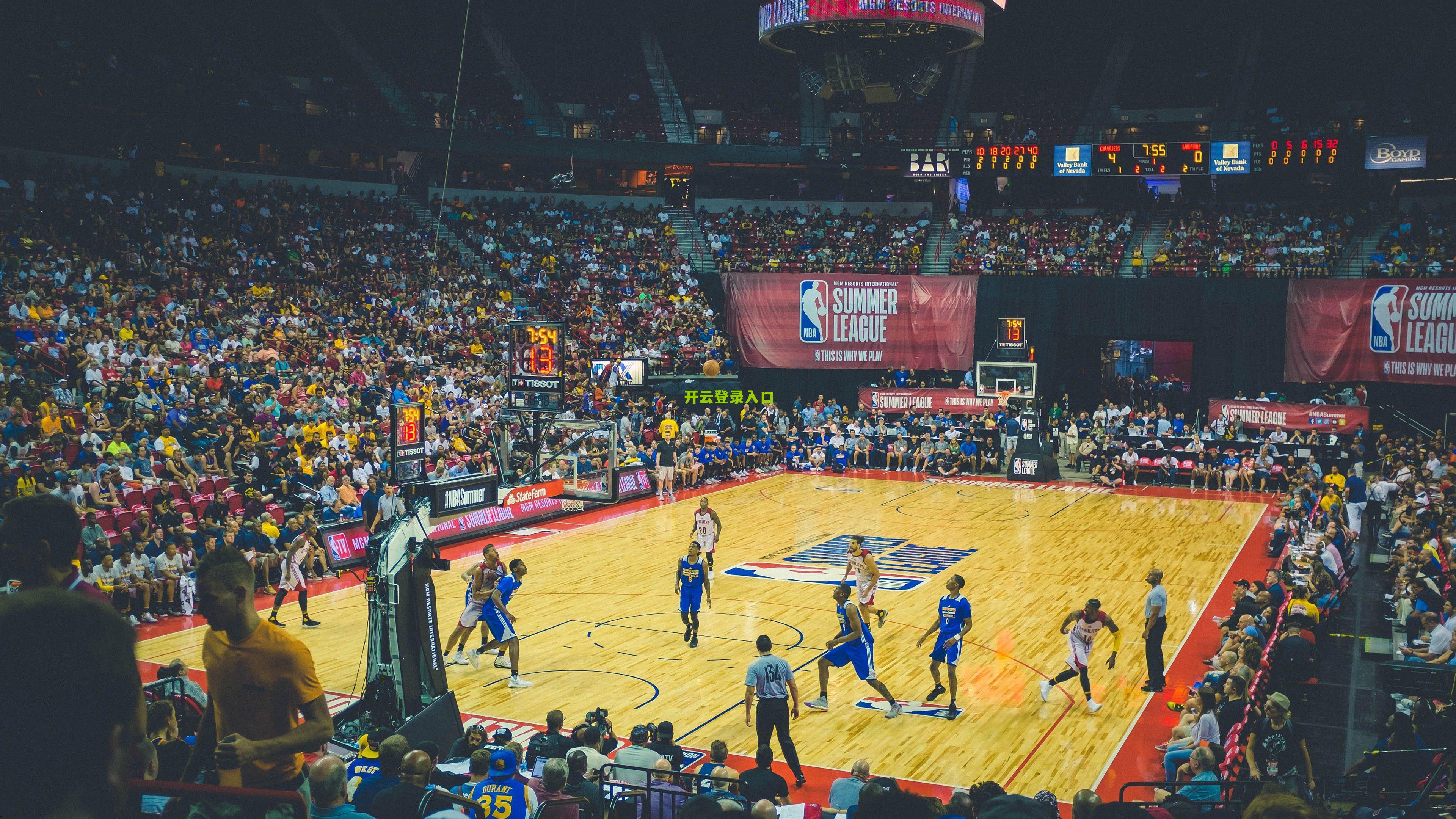 突发调整！火箭新星杰伦·格林首节仅打4分钟离场，替补席未见身影引关注